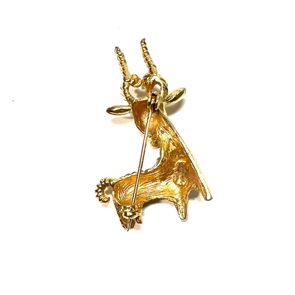 Vintage Gold Tone Gazelle Brooch - Picture 5 of 10